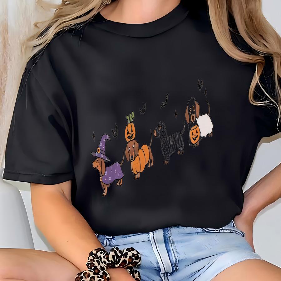 Dachshund Sweatshirt, Fall Outfit, Fall Hoodie, Cozy Halloween Dachshund Design, Cute Dog Gift, Cute Ghost Dogs Halloween Shirt T-shirt