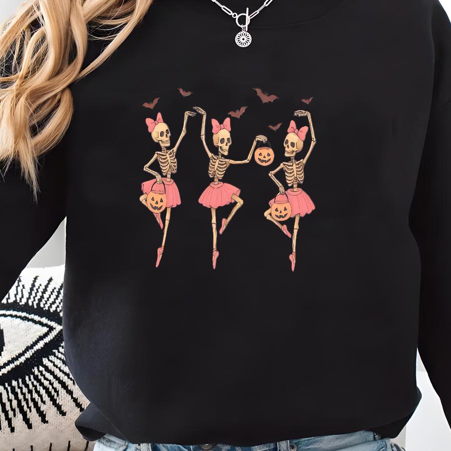 Spooky Boo Halloween Skeleton Text Tee – Funny Ghost Costume Graphic T-shirt For Fall Trick Or Treating Sweatshirt