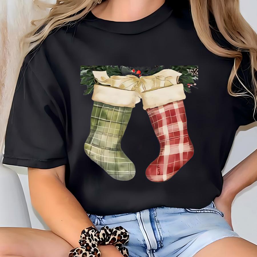 Personalized Couple's Name First Christmas Ornament, Custom Christmas Ornament Wedding Gift, Engagement Keepsake Gifts For Couples T-shirt