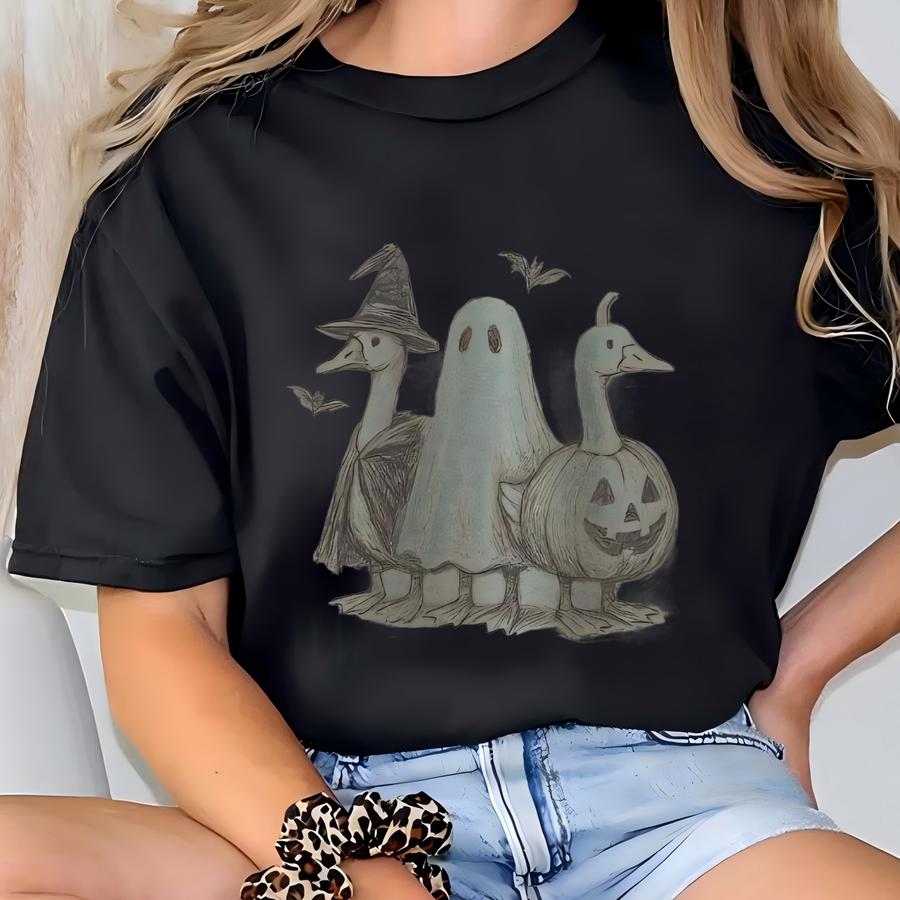 Vintage Sketch Graphic Tee Halloween Duck Shirt Cute Spooky Season Outfit With Witch Ghost Pumpkin Ducks Retro Fall Aesthetic Top T-shirt