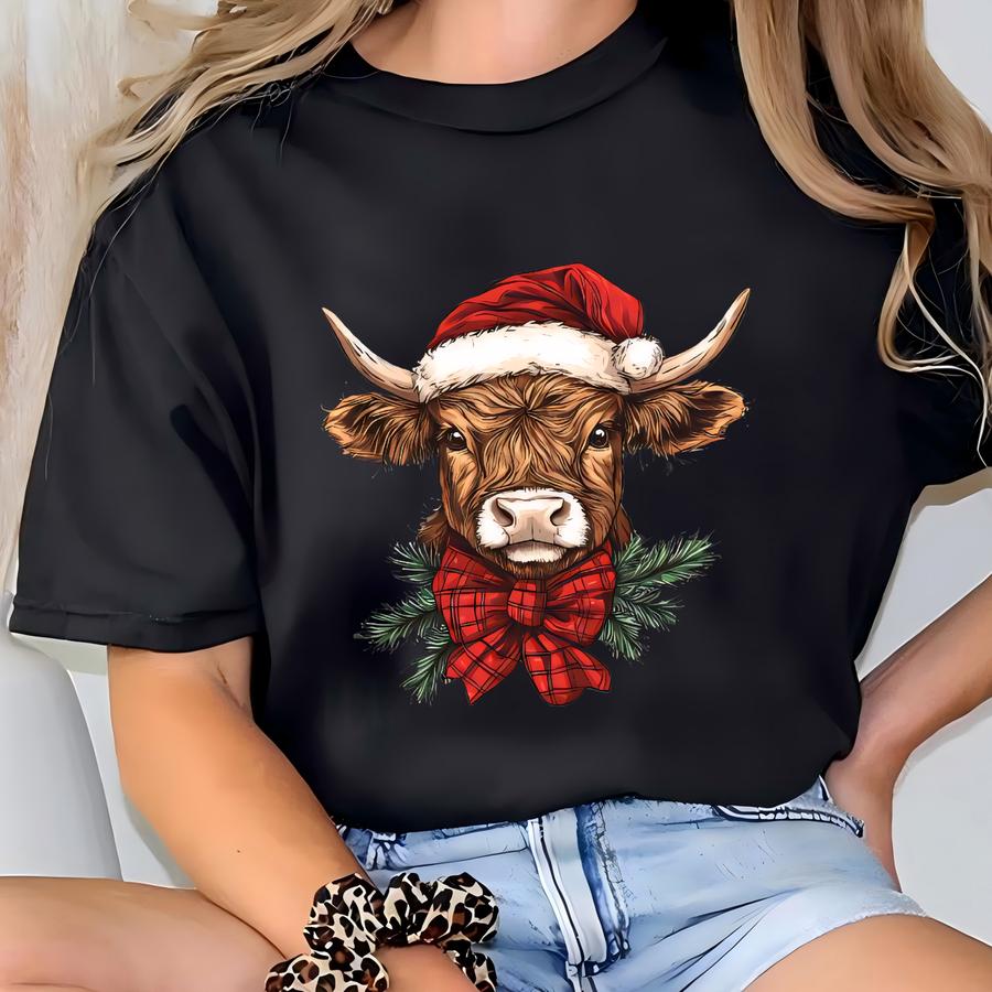Christmas Cow Sweatshirt, Women's Cow Christmas Sweatshirt, Cow Lover Gift, Farm Christmas Sweatshirt, Festive Holiday Gift, Xmas Sweatshirt T-shirt