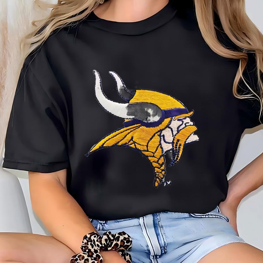 Vintage New Era Hat - Officially Licensed Product - Made In Usa - One Size Fits Most ( M/l ) -  T-shirt