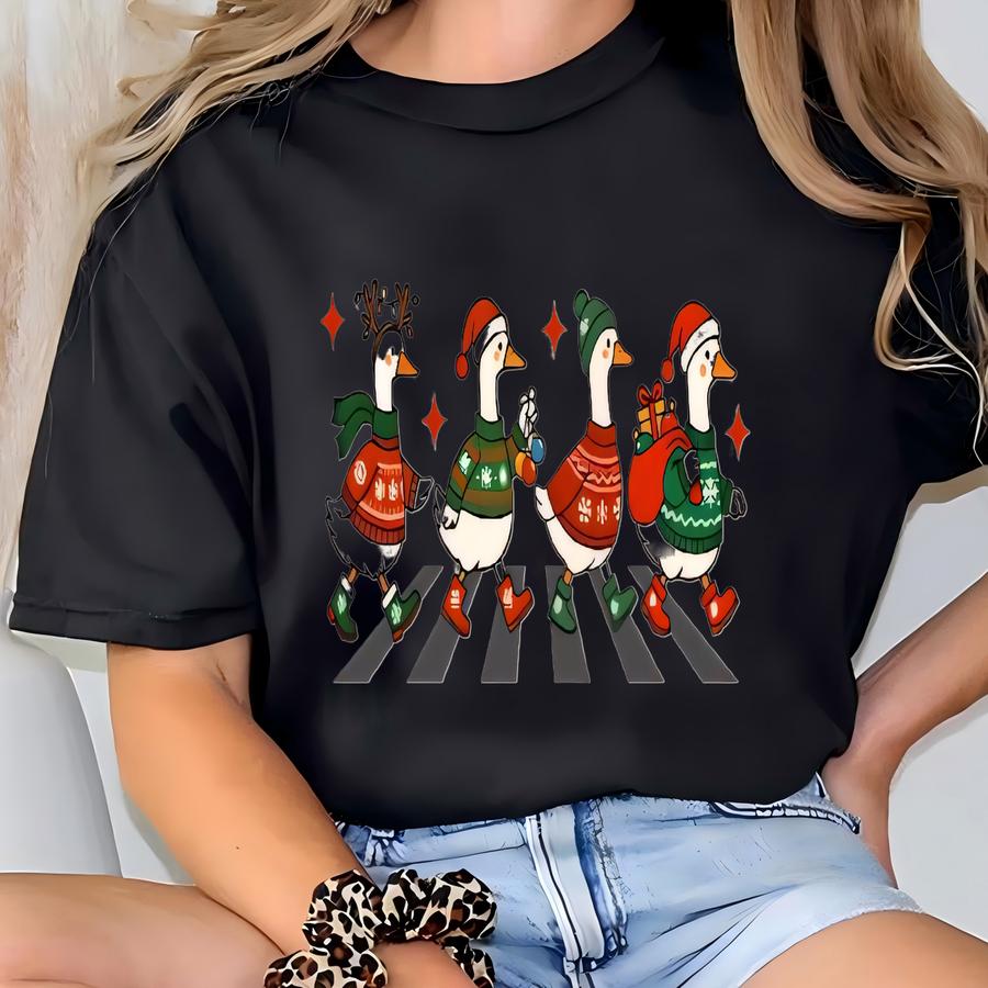® Duck Christmas Shirt Farm Animals Shirt Family Christmas Shirt Holiday Season Shirt Christmas Shirt Gift For Her T-shirt