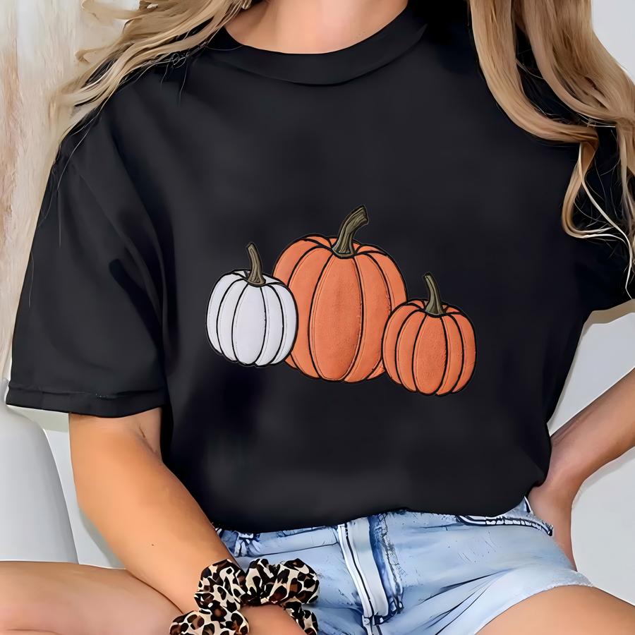 Halloween Sweatshirt, Pumpkin Patch Sweatshirt, Fall Sweatshirt, Pumpkin Crewneck, Halloween Gift, Cozy Fall Aesthetic T-shirt