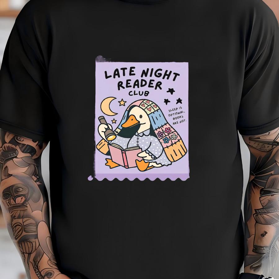Late Night Reader Club Crewneck Sweatshirt, Bookish Goose Graphic Cozy Sweatshirt (lago91) T-shirt