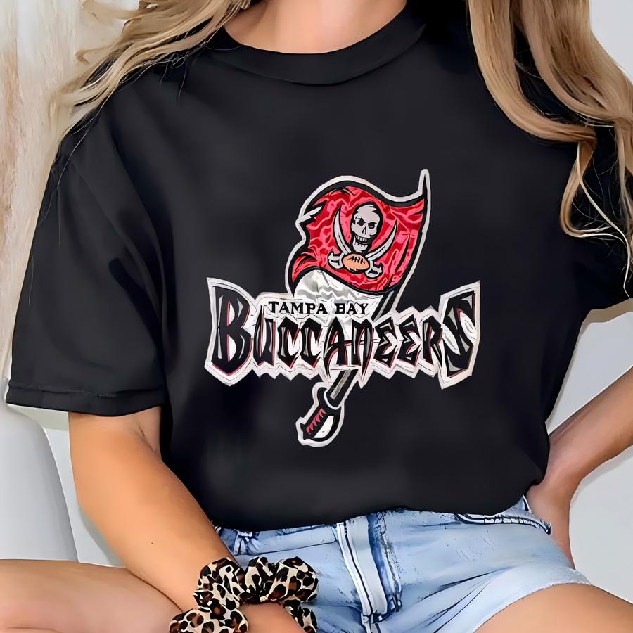 Tampa Bay Buccaneers Vintage 90s Suede Leather Bomber Jacket - Game Day Football Varsity Coat - Size Men's : Medium (m) -  T-shirt