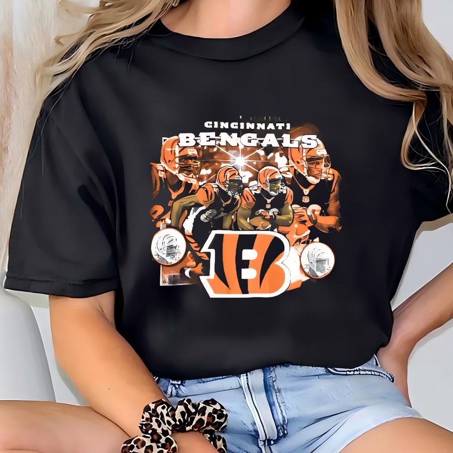 Vintage  Black T Shirt Medium Spell Out Logo Shirt American Football Rugby Tshirt Size M T-shirt