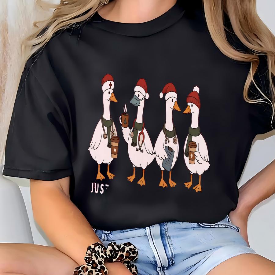 ® Christmas Goose Nurse Sweatshirt, Funny Holiday Rn Tee, Cute Medical Staff Xmas Top, Nursing Student Gift, Festive Nurse Tee T-shirt