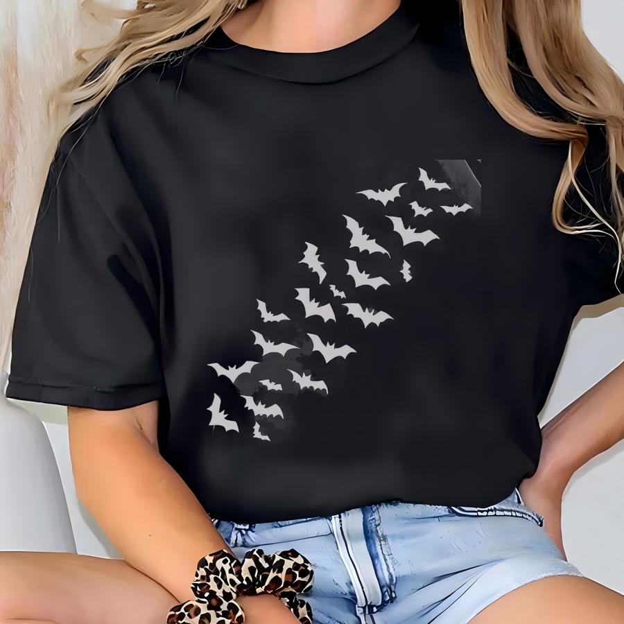 ® Vintage Haunted House Shirt, Halloween Shirt, Summerween Shirt, Vintage Halloween Shirt, Bats Shirt, Spooky Season Shirt T-shirt