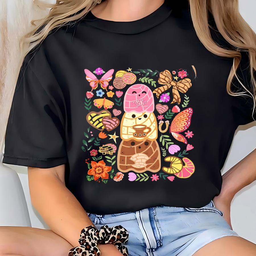 ® Funny Pantasmas Ghost Shirt, Woman Mexican Halloween Gift, Pan Dulce, Ghost Conchas Tee, Floral Spanish Shirt, Latina Gifts T-shirt