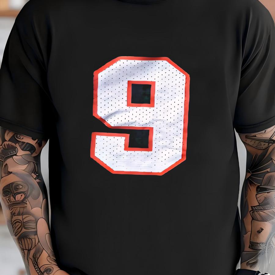 Vintage 00’s  Crop Top Style Football Jersey #9 Small T-shirt