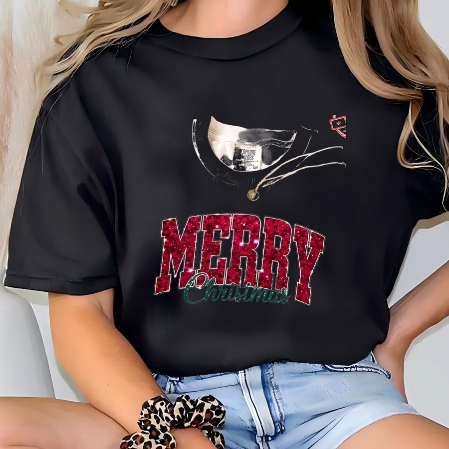 ® Merry Christmas Shirt, Christmas Family Hoodie, Christmas Party 2025 Outfit, Merry And Bright Clothing, Xmas Women Gifts T-shirt