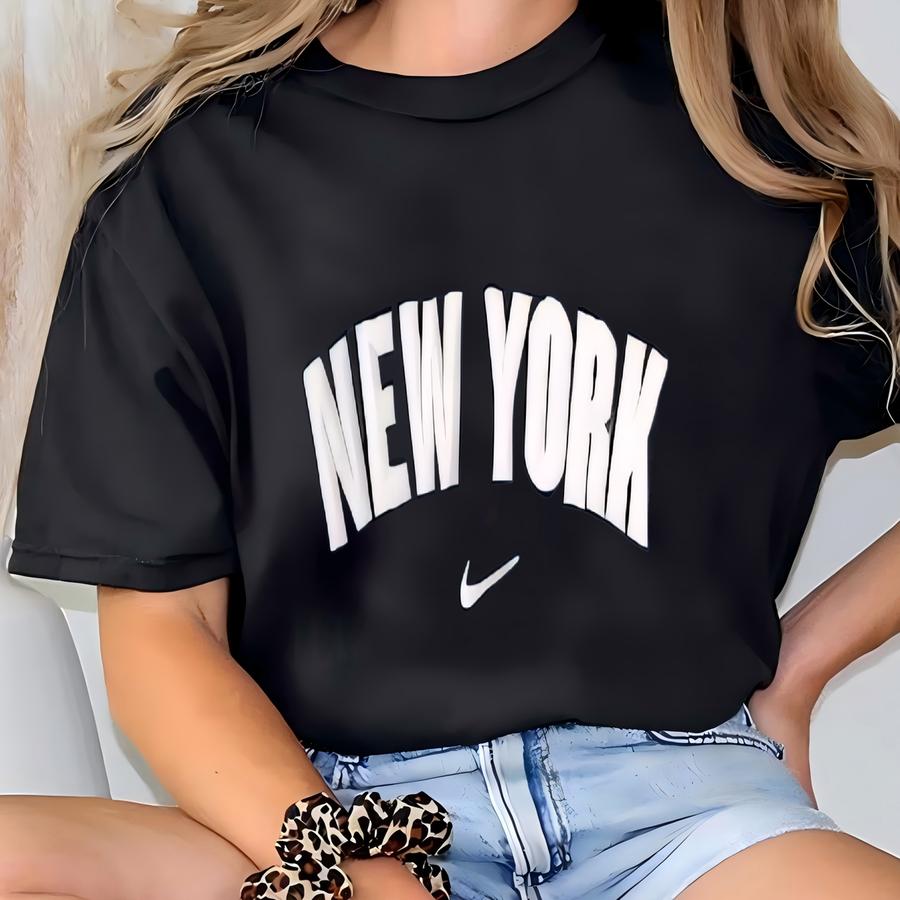 Vintage 2000s New York Sweatshirt - New York Spellout - Team Usa/ Size L T-shirt