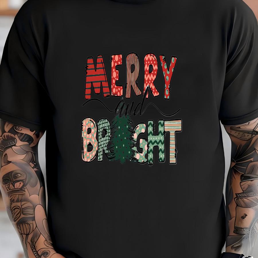 ® Merry And Bright Shirt, Christmas Hoodies, Family Christmas Oversize Tshirts, Merry Christmas Shirts For Women T-shirt