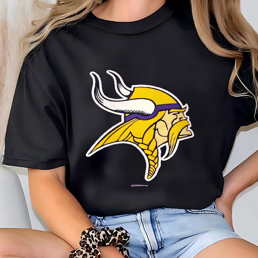 Vintage Sweatshirt Crewneck Pullover Sportswear  Print Logo Purple Medium T-shirt