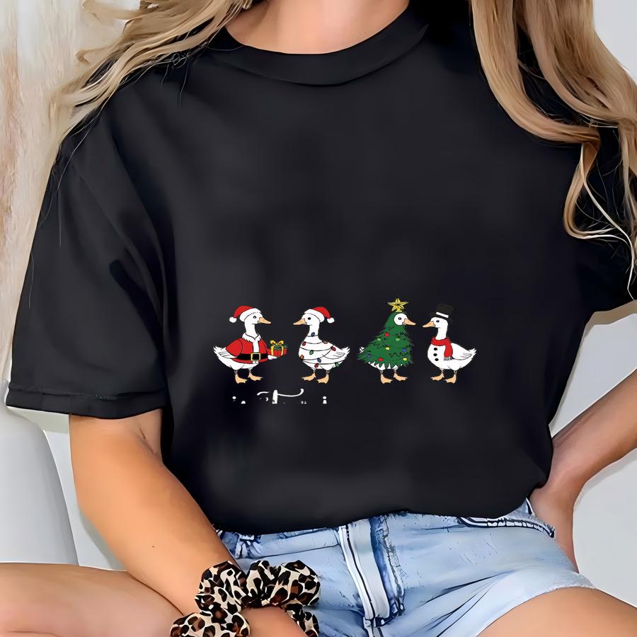 Christmas Goose Sweatshirt Cute Goose Crewneck Funny Xmas Silly Goose Sweater Holiday Silly Goose Tee Merry Christmas Goose Sweatshirt T-shirt