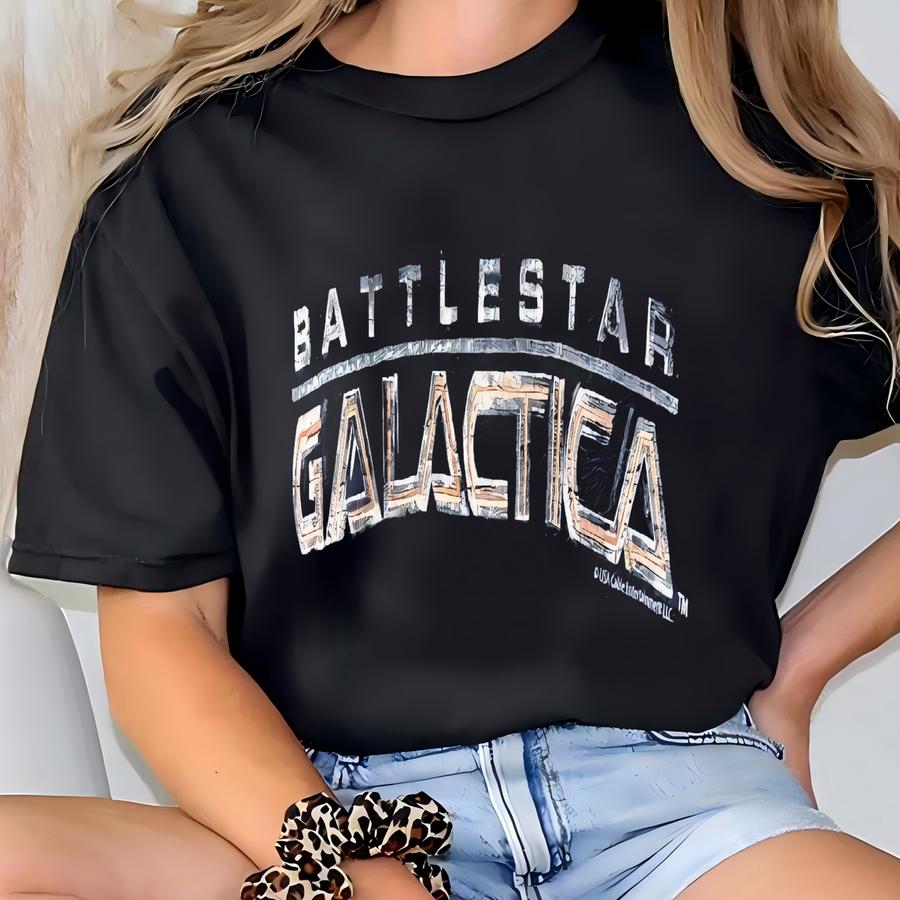 Vintage 2000s Battlestar Galactica Tshirt Size M T-shirt