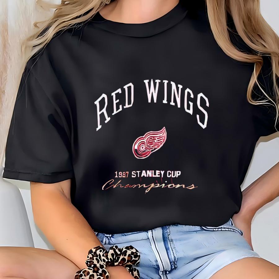Vintage 90s Detroit Red Wings Crewneck Sweatshirt - - Y Logo - Red Color - Men’s Xl T-shirt