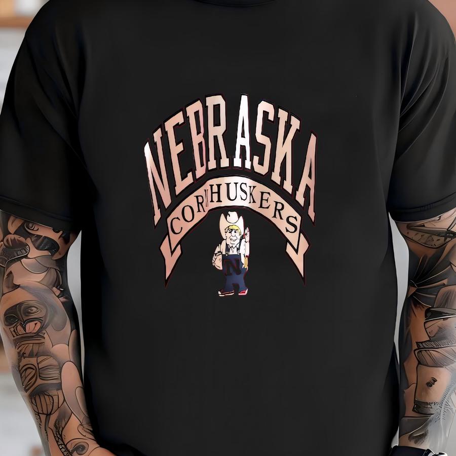 Vintage 1980/90’s Nebraska Cornhuskers Logo 7 Rare Crewneck Sweatshirt - Xl T-shirt