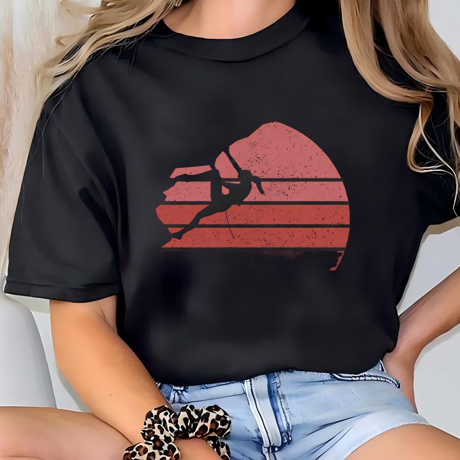 Rock Climbing Girl Shirt Climber Tshirt Funny Bouldering Gift For Women 100 % Cotton Hoodie T-shirt