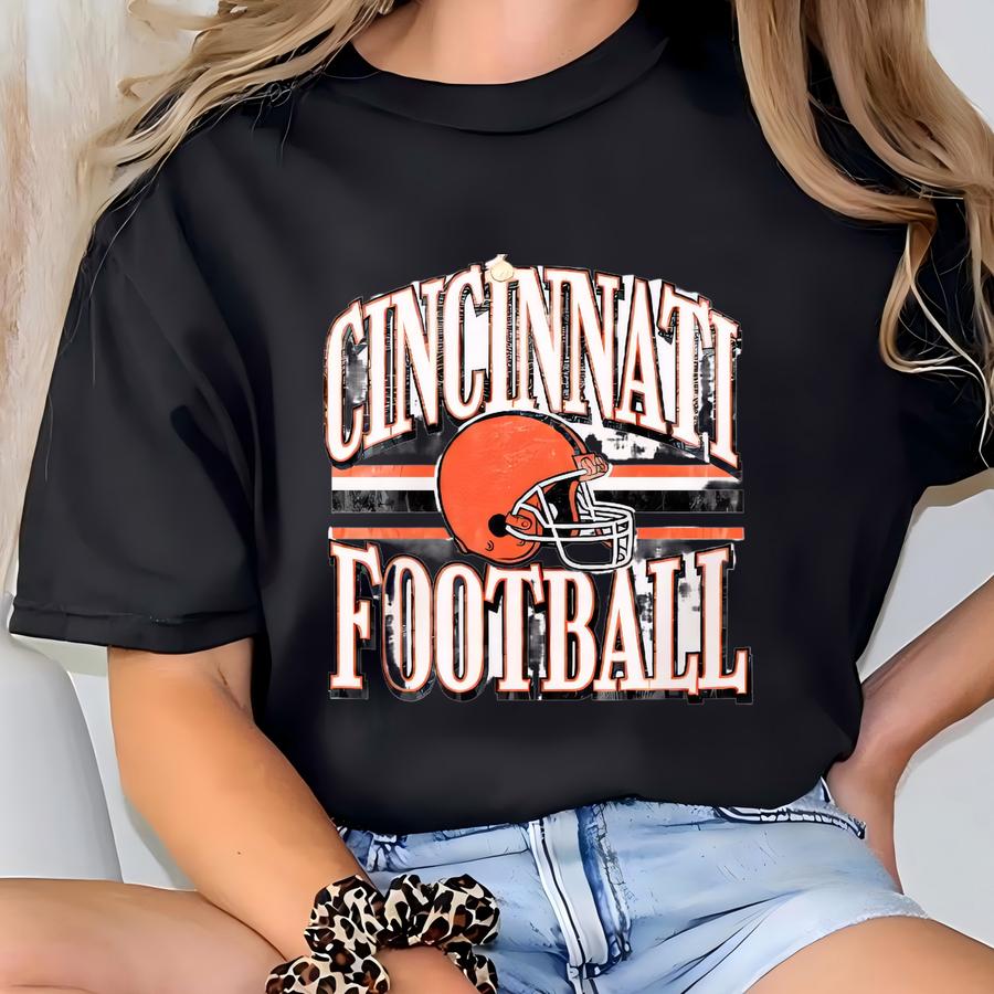 Cincinnati Football Sweatshirt, Cozy Sports Apparel, Unisex Crewneck, Perfect Gift For Football Fans, Game Day Outfit, Sports Fan [...] T-shirt