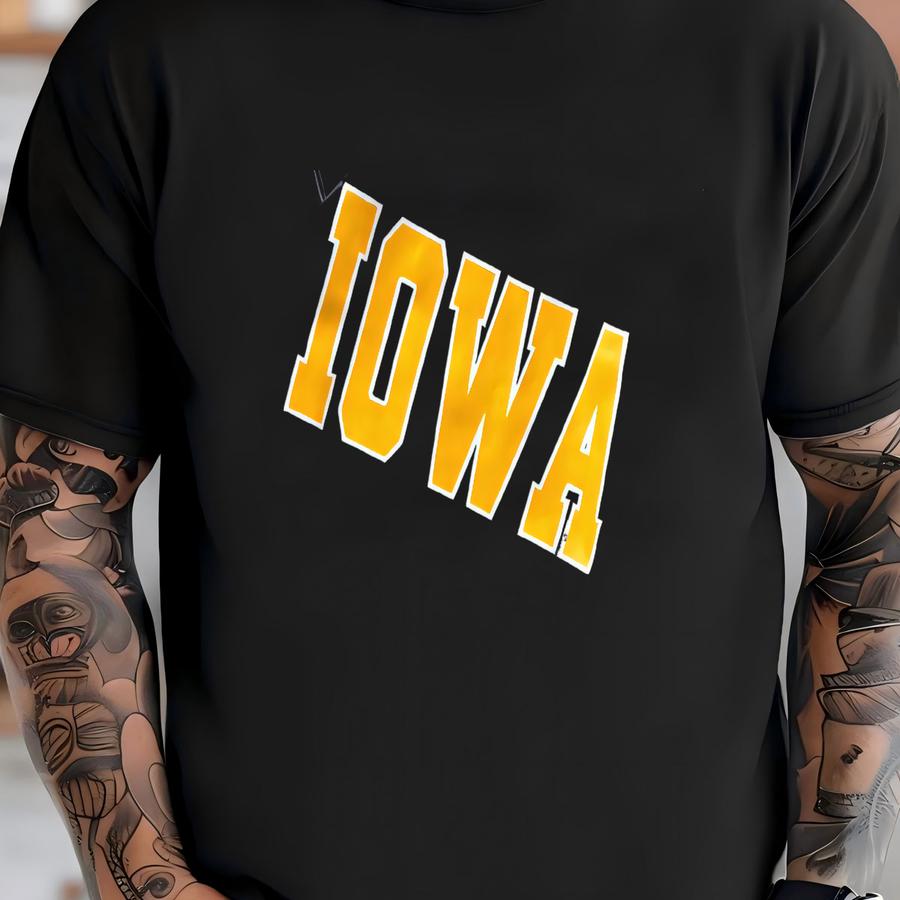Vintage 90’s Iowa Hawkeyes University Reverse Weave Style Crewneck Sweatshirt T-shirt