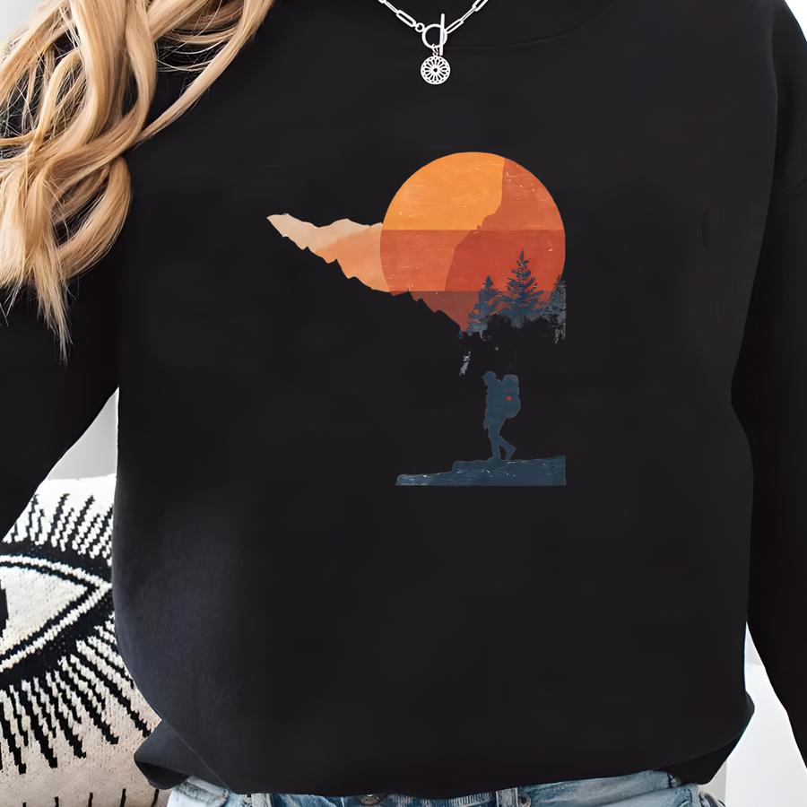 Sunset Hiking T-shirt: Vintage Nature Graphic Tee Sweatshirt