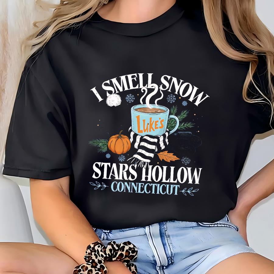 ® I Smell Snow Shirt, Gilmore Girls Christmas Shirt, Christmas Gift, Christmas Show Shirt, Cozy Winter Women Christmas Shirt T-shirt