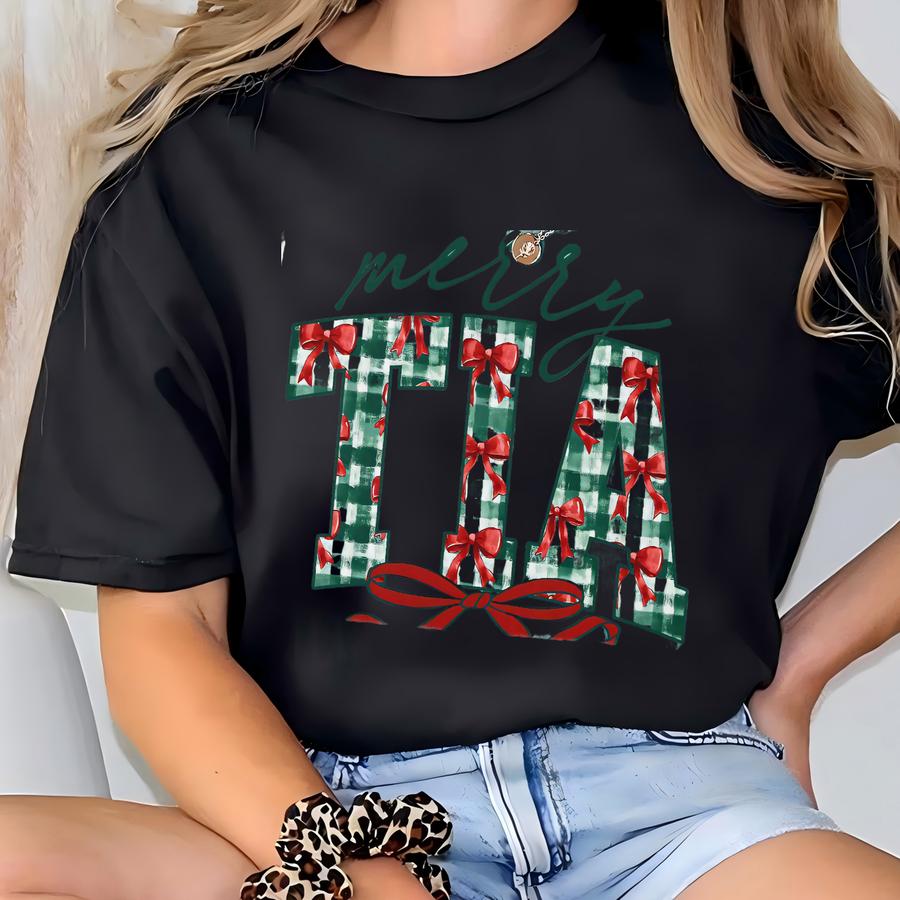 Tia Shirt, Christmas Aunt Shirt, Sister Tshirt, New Auntie Tee, Santa Xmas Gifts T-shirt