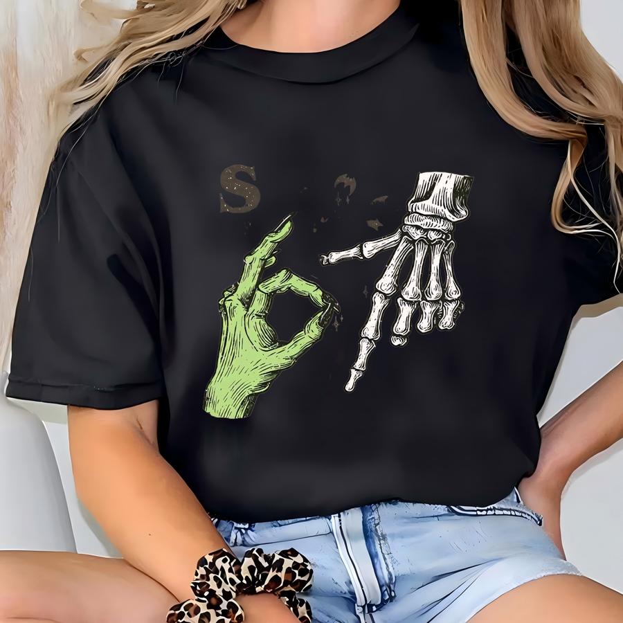 Six Seven 6 7 Meme Funny Witch Skeleton Hands, Spooky Meme Tee, Viral Tiktok Funny Phrase, Ghostly Internet Joke, Scary Social Media Trend T-shirt