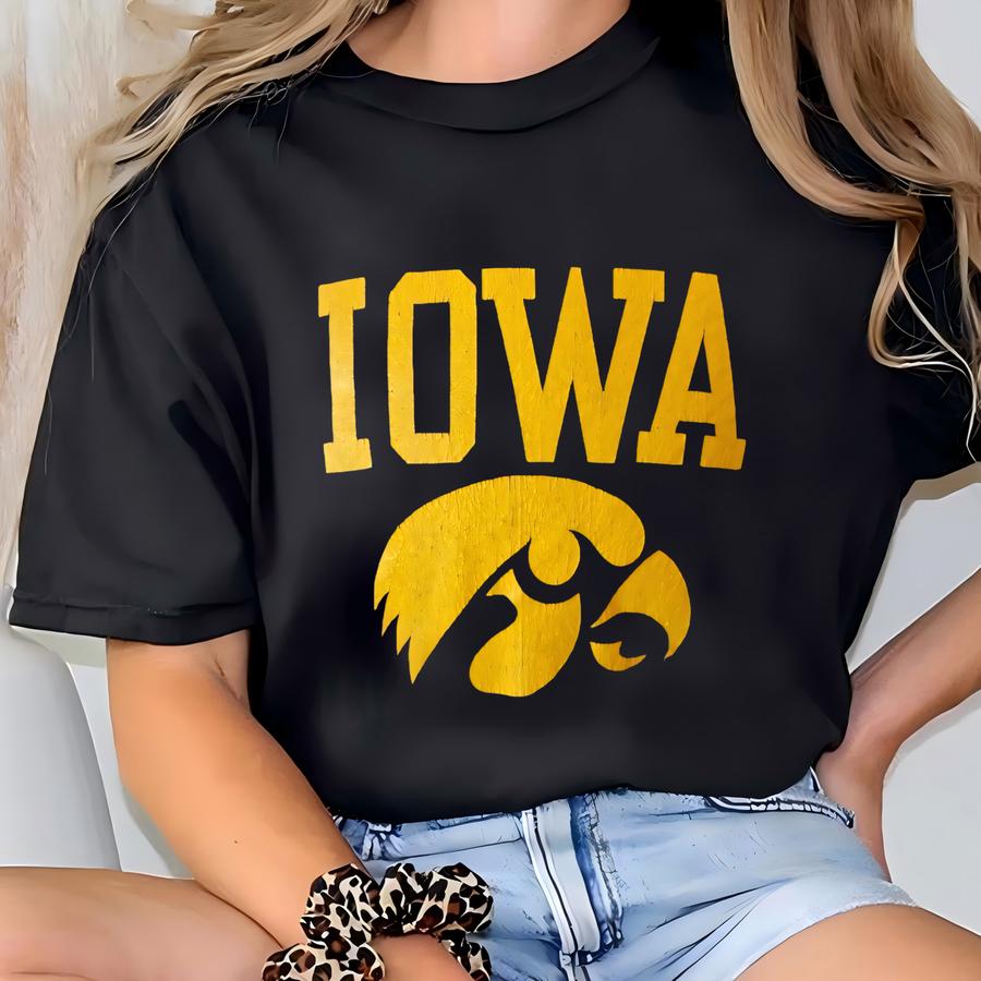 Vintage 80's Iowa Hawkeyes Faded Black Tee Soft Paper Thin Single Stitch Jersey T Shirt L T-shirt
