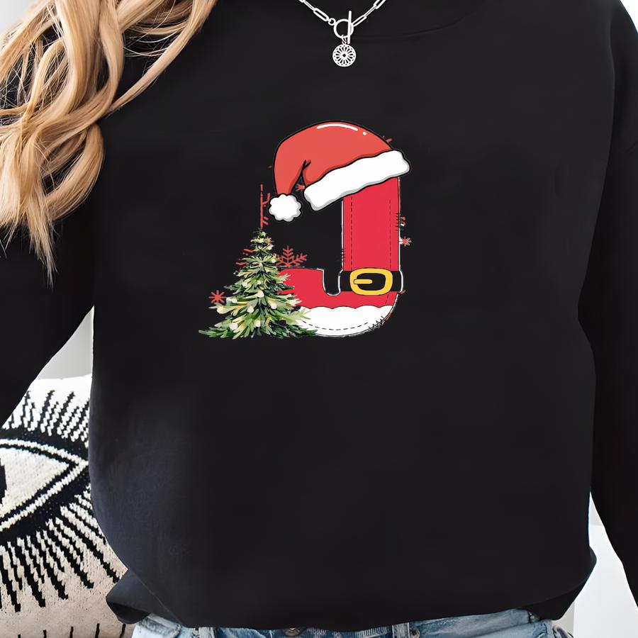Custom Name Christmas T-shirt, Custom Letter Name Holiday Tee, Personalized Letter Christmas Graphic Top, Cute Holiday Wear Sweatshirt