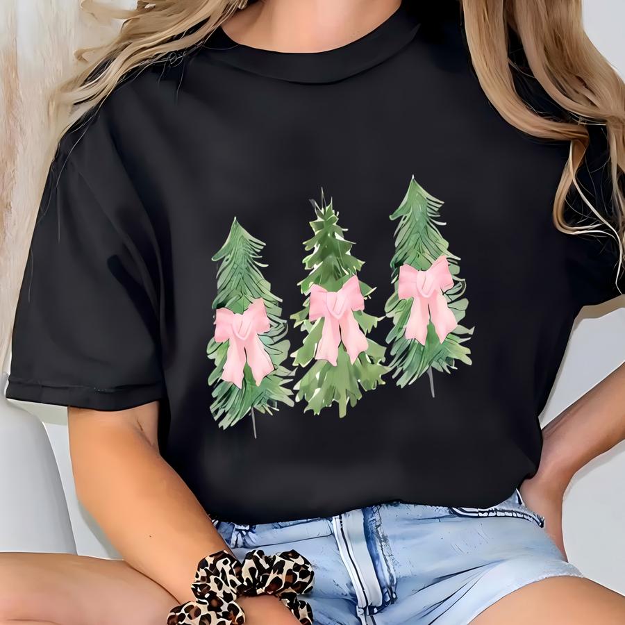 ® Cozy Girl Xmas Graphic Tee | Aesthetic Christmas Tree Shirt | Minimalist Gift | Watercolor Bow Holiday Sweatshirt T-shirt
