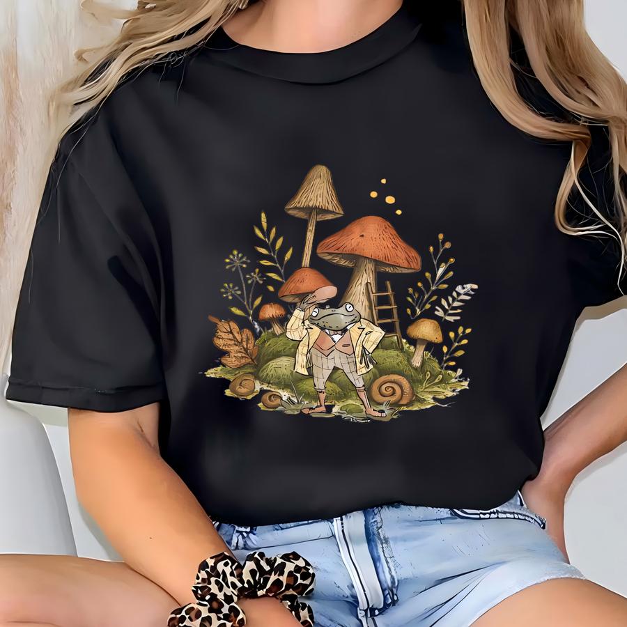Cottagecore Frog Foraging Hoodie - Mushroom Gardener Gift T-shirt