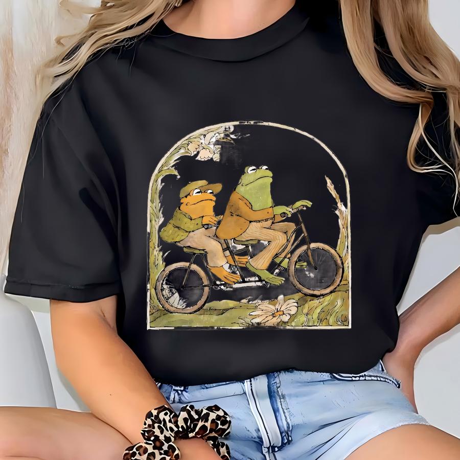 Frog And Toad Crewneck, Frog And Toad On Bike Shirt, Nature Shirt, Frog Shirt, Bike Lovers Shirt, Toad Shirt, Cute Frog Shirt T-shirt