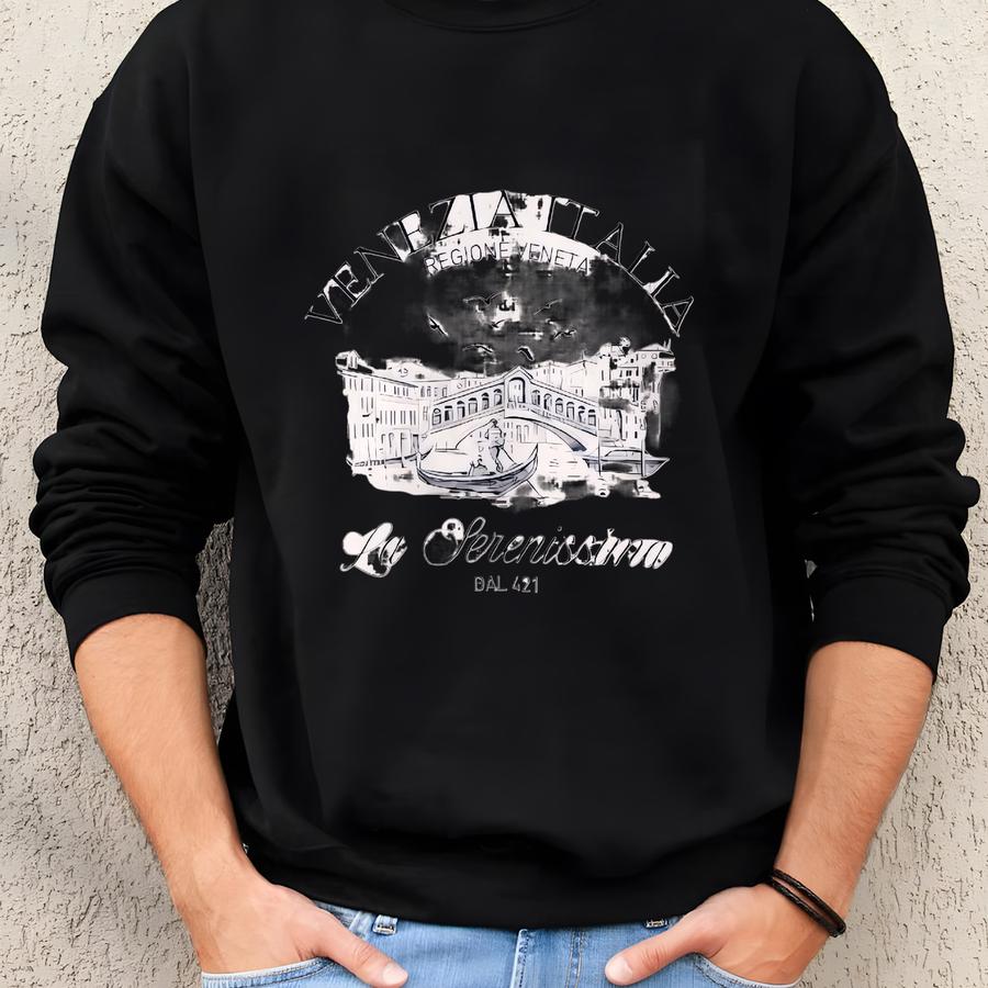 Venezia Italia Crewneck Sweatshirt, Cozy Sweatshirt For Travel Lovers, Graphic Sweatshirt For Gift, Unisex Vintage Style, Casual Fall Outfit Sweatshirt