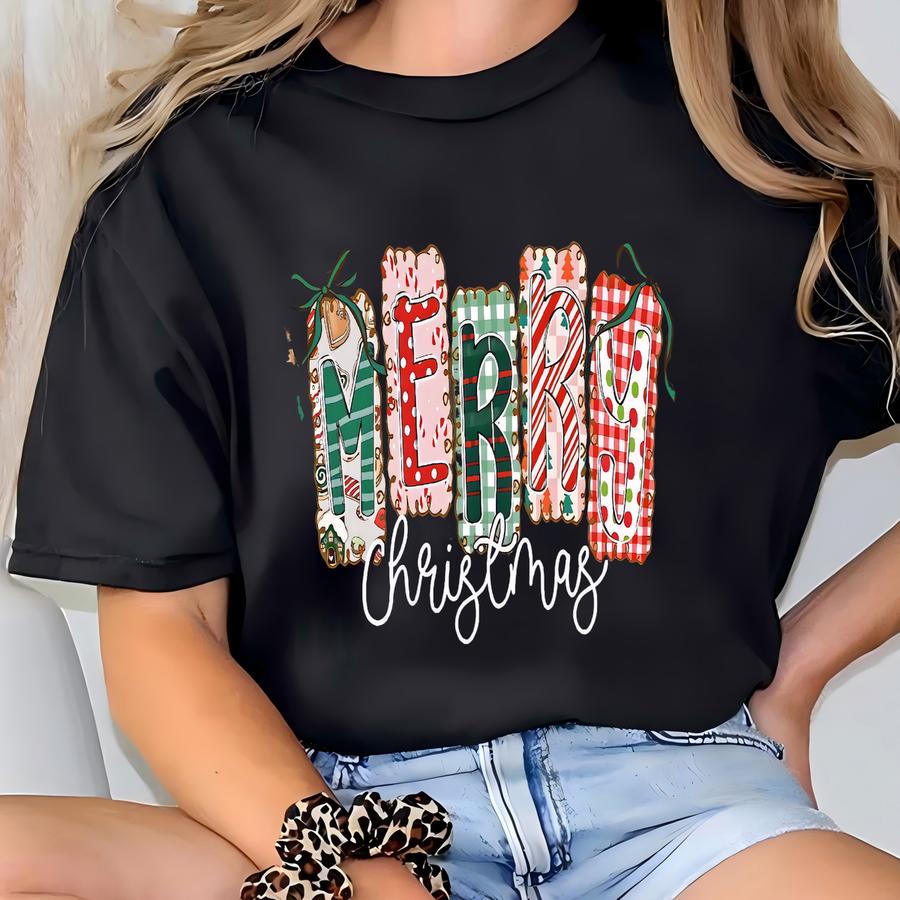Retro Merry Christmas Sweatshirt, Merry Christmas Family Shirt, Womens Christmas Sweatshirt, Holiday Sweater, Merry Christmas Gift Shirt T-shirt