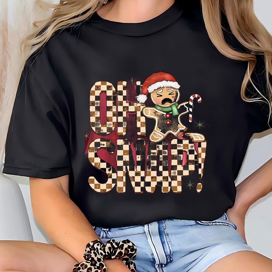 ® Oh Snap Shirt, Christmas Gingerbread Shirt, Checkered Holiday Shirt, Xmas Party Gift, Gingerbread Man Tshirt, Cozy Winter T-shirt