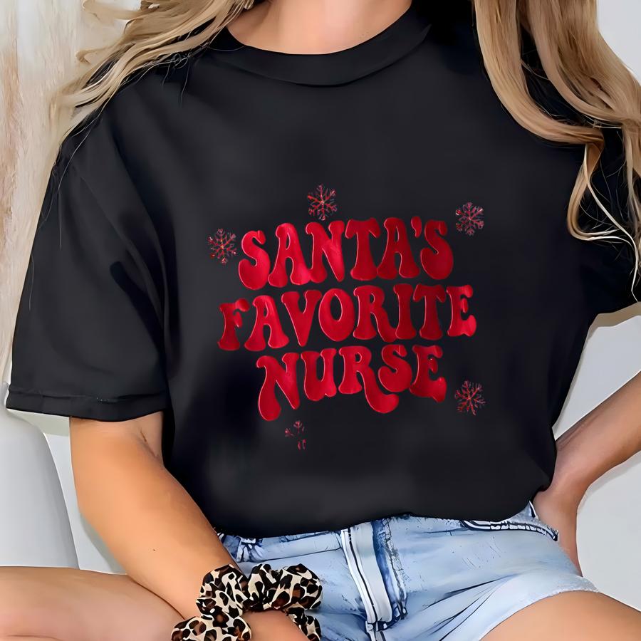 Santa's Favorite Nurse Christmas Sweatshirt: Holiday Gift For Rn, Icu, Nicu, Er Medical Staff T-shirt
