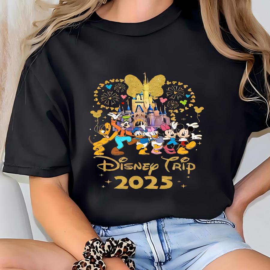 Family Trip 2025 Shirt, Personalized Christmas Family Tee, Matching Vacation Tee, Land Group Shirt. T-shirt