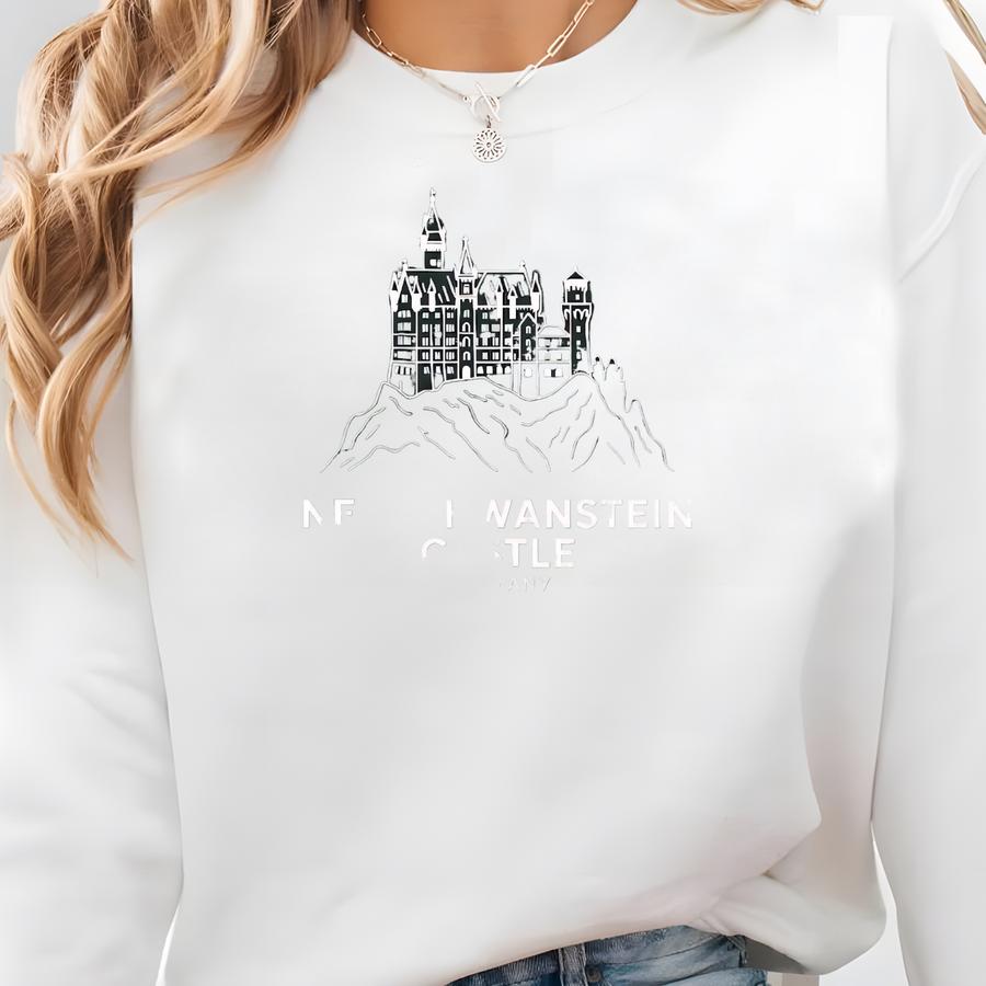 Neuschwanstein Castle Crewneck – Germany Bavarian Landmark Sweatshirt Sweatshirt Neuschwanstein Castle Crewneck – Germany Bavarian Landmark Sweatshirt Sweatshirt