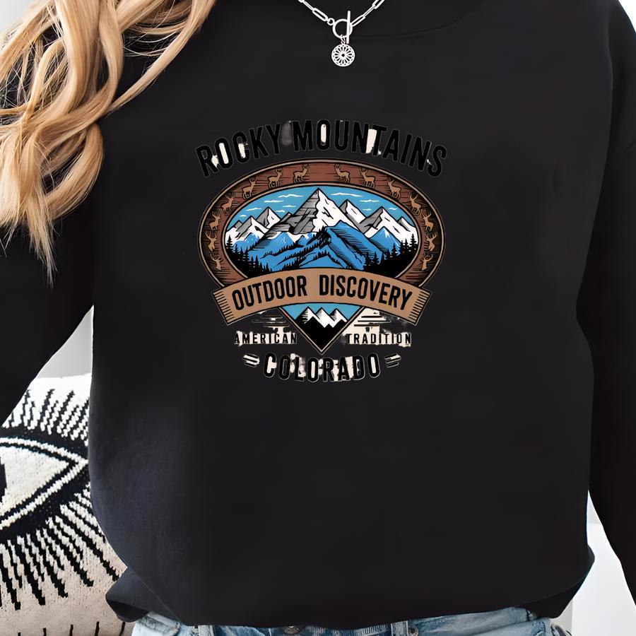 ® Outdoor Discovery Tee, Vintage Colorado Mountain T-shirt, Rocky Mountains Hiking Top, 90s Nature Graphic Shirt, Unisex S–3xl Sweatshirt
