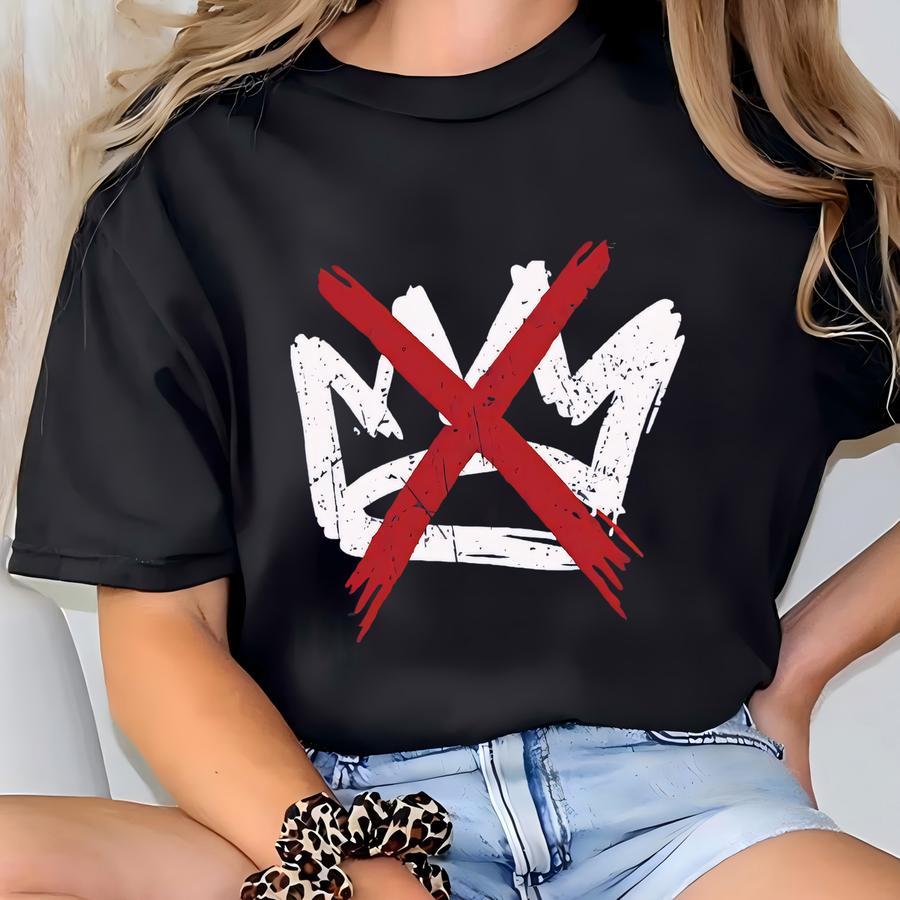 No Kings In America V-neck: Anti- V-neck, Protest V-neck, Tee, Patriotic Gift, Liberal Political Shirt T-shirt