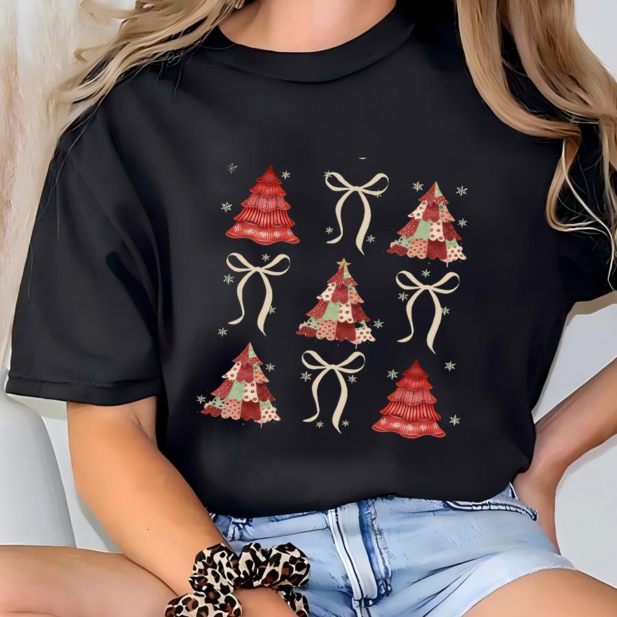 Patchwork Christmas Tree Sweatshirt With Coquette Bows Vintage Cottagecore Holiday Crewneck Retro Cozy Christmas Gift For Her Coquette Shirt T-shirt