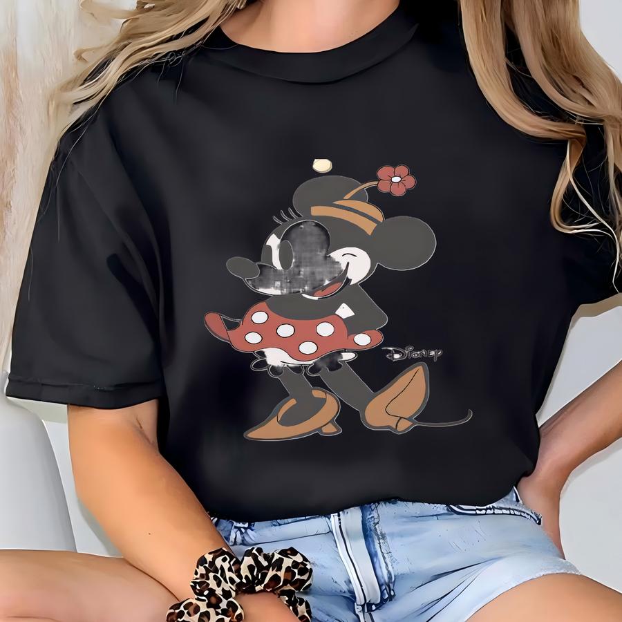 Vintage Sweatshirt, Mouse Sweatshirt, Land Couple Sweatshirt, Classic Mouse Pose Shirt, Land Holiday T-shirt