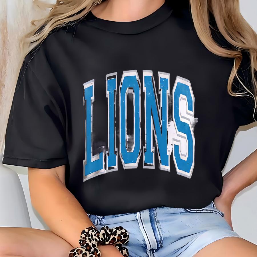 Vintage Detroit Football Crop Top, Mascot Game Day Crop Top, Detroit Football Crop Top, Game Day Outfit Crop Top, Detroit Fan Crop Top T-shirt
