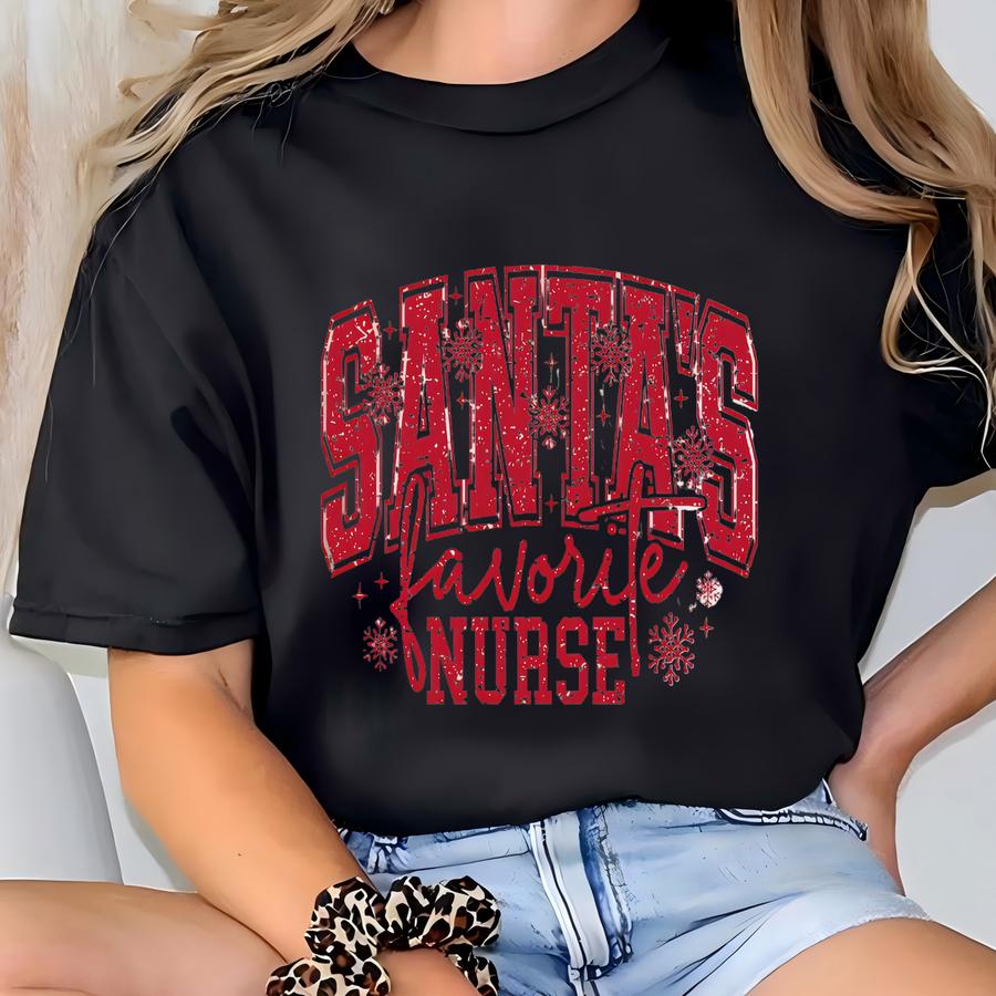 Nurse Christmas Sweatshirt Santas Favorite Nurse Pediatric Xmas Sweater Funny Holiday Rn,er Pullover Festive Snowflake Nursing Crewneck Gift T-shirt