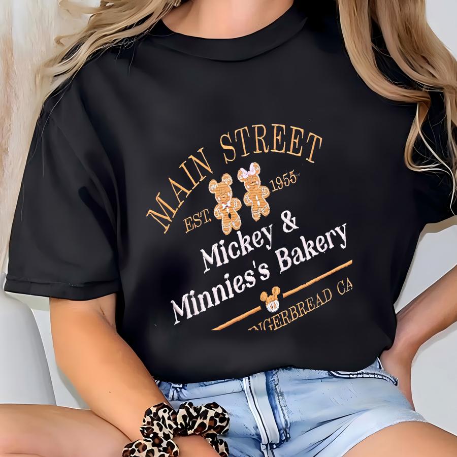 Christmas Gingerbread Hoodie, Bakery Holiday Sweatshirt, Festive Crewneck Winter Shirt T-shirt