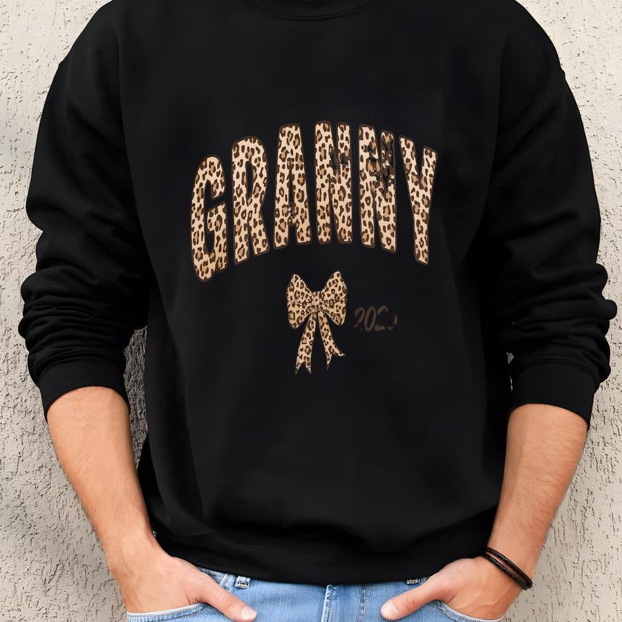 Personalize Mom Gift For Grandma Sweatshirt, Christmas Gift For Grannny, Nana Sweatshirt With Kid Name On Sve, Mommy Sweatshirt,mama Gift Sweatshirt