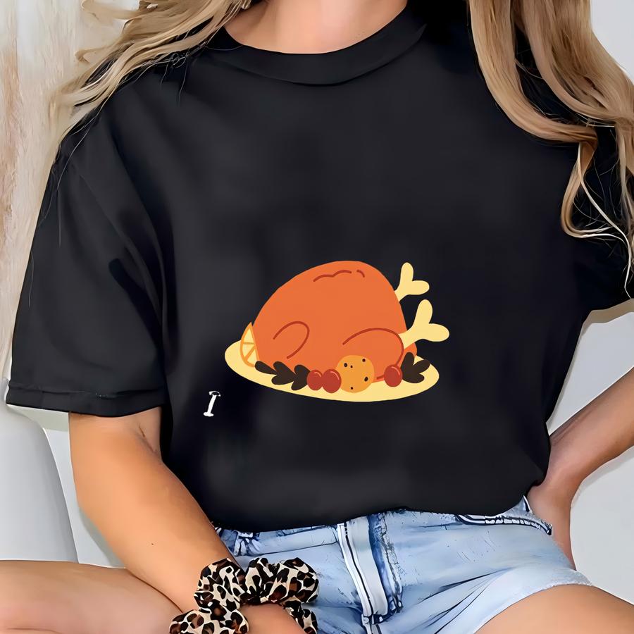 ® Funny Shirt I Cook My Turkey The Old Fashioned Way I Let My Mom Do It Hoodie Funny Thanksgiving Shirt Retro Family Dinner T-shirt